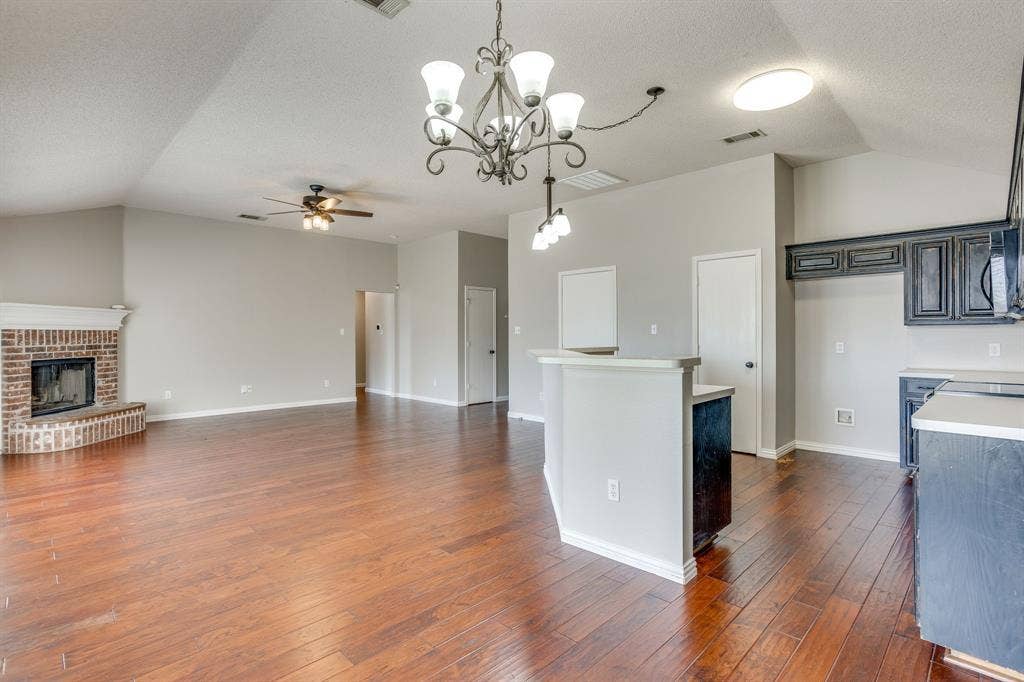 400 Bretts Way, Burleson, TX 76028 Living/kitchen