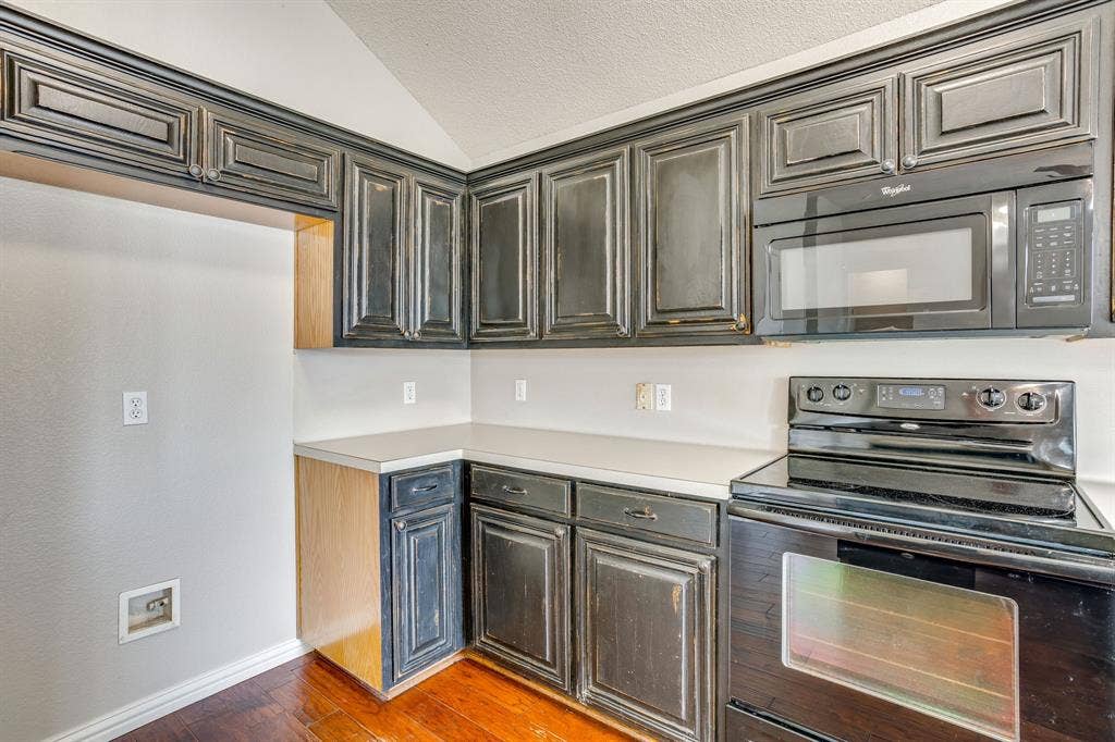 400 Bretts Way, Burleson, TX 76028 Kitchen