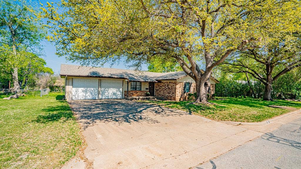 1110 Penrod Street, Granbury, TX 76048 Beautiful mature shade trees