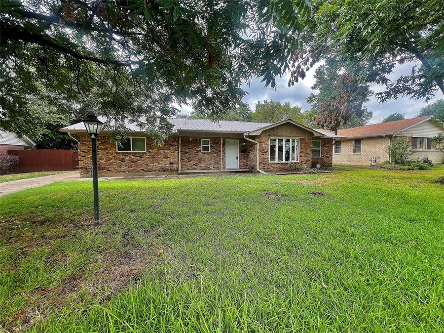 Property photo for 1914 W Northgate Drive, Irving, TX