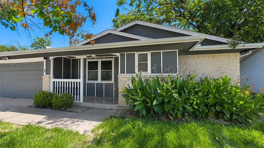 Property photo for 809 Memorial Drive, Wylie, TX