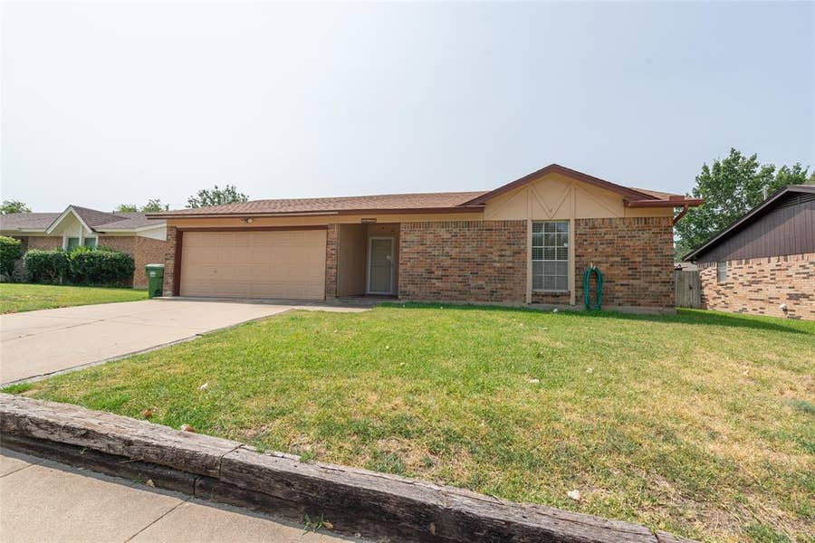 Property photo for 6412 Rebecca Lane, Watauga, TX