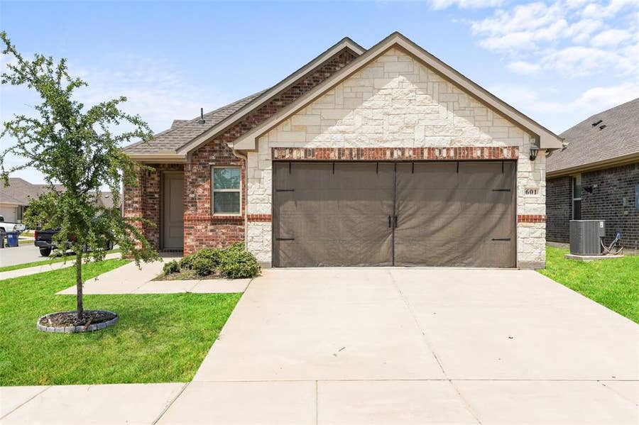 Property photo for 601 Nature Stroll Road, Lavon, TX