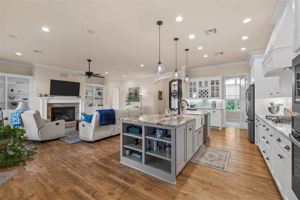 8305 Jonquil Drive, Waco, TX 76708 8305 Jonquil Drive, Waco, TX 76708