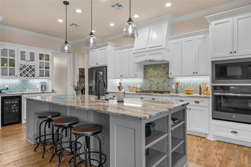 8305 Jonquil Drive, Waco, TX 76708 8305 Jonquil Drive, Waco, TX 76708