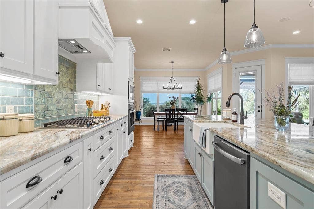 8305 Jonquil Drive, Waco, TX 76708 8305 Jonquil Drive, Waco, TX 76708