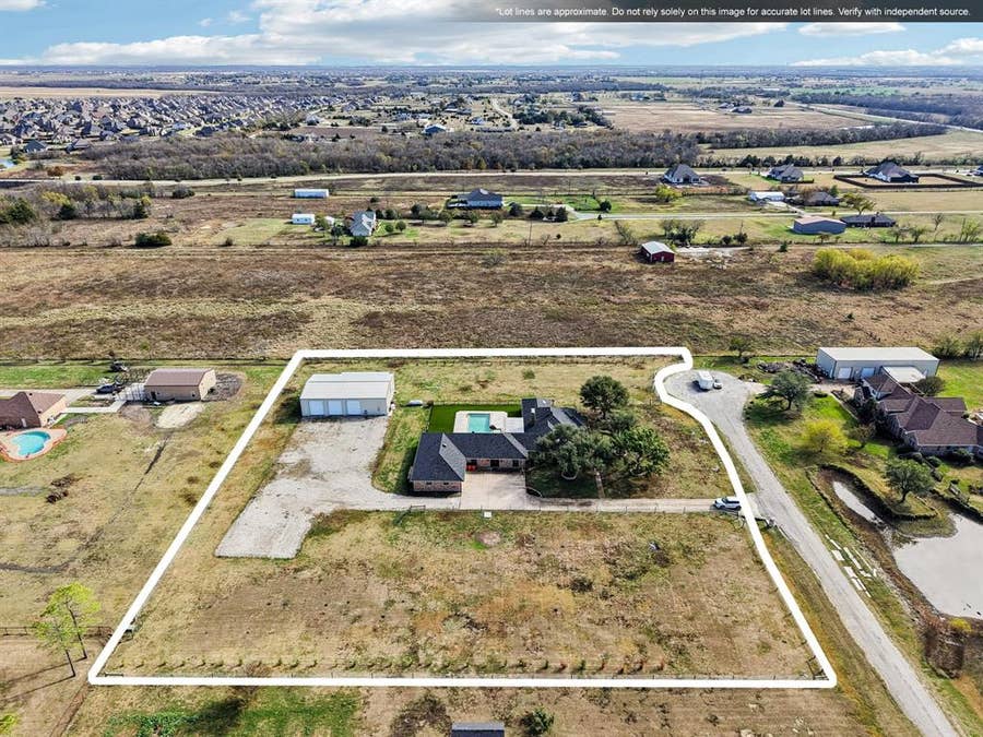 Property photo for 261 Meadowpark, McLendon Chisholm, TX