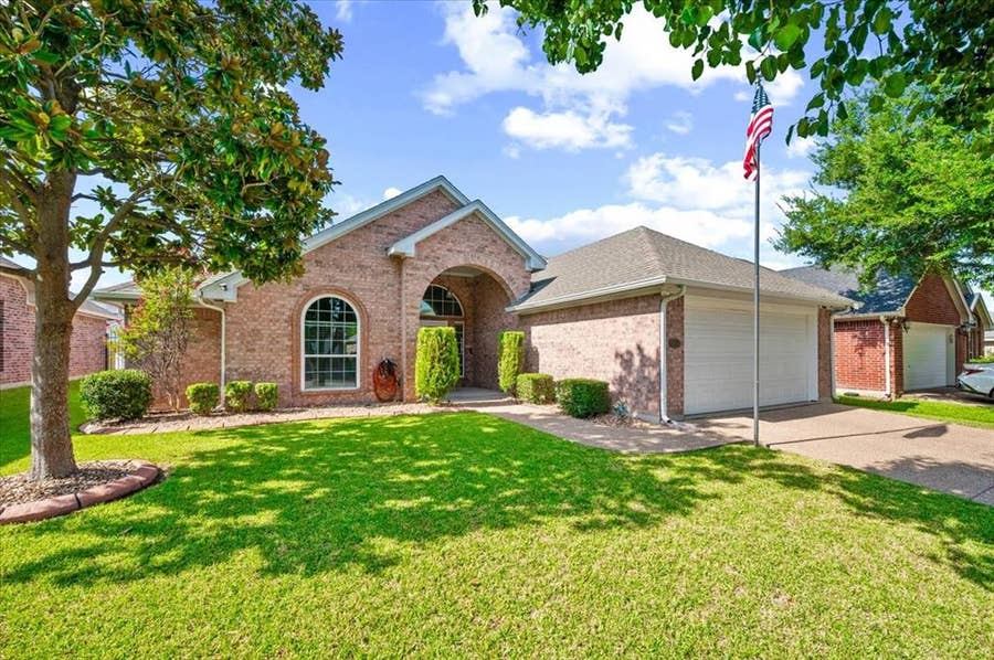 Property photo for 5425 Appalachian Way, Fort Worth, TX