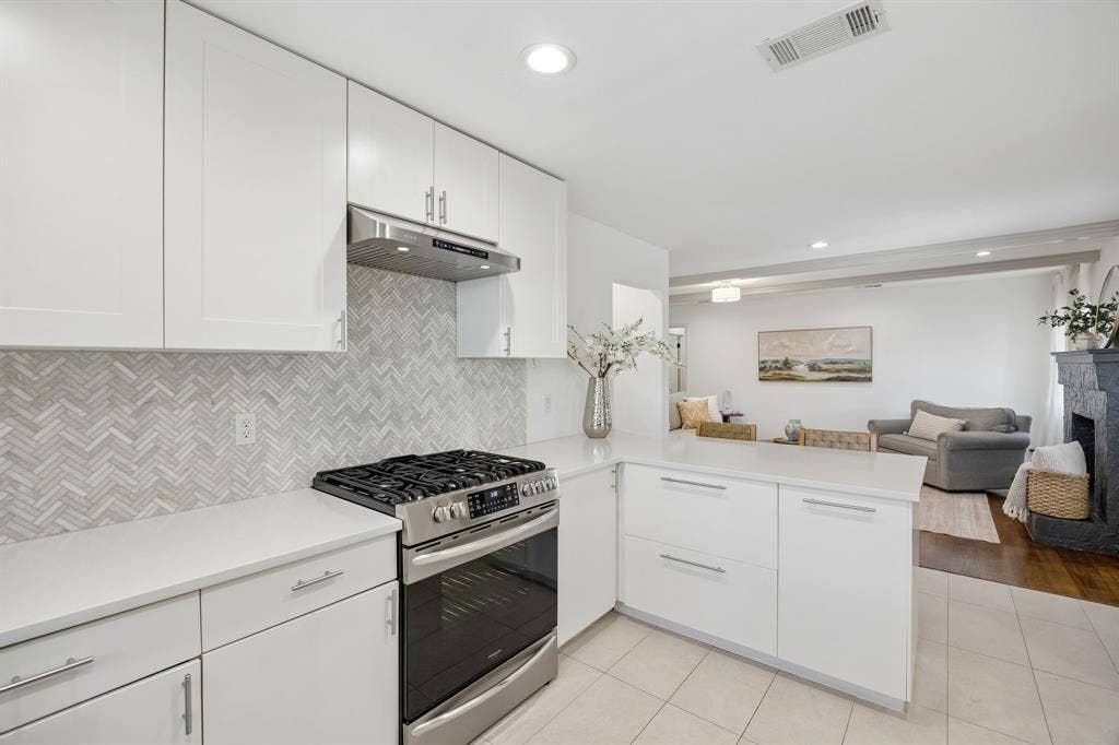 7223 Edgerton Drive, Dallas, TX 75231 7223 Edgerton Drive, Dallas, TX 75231