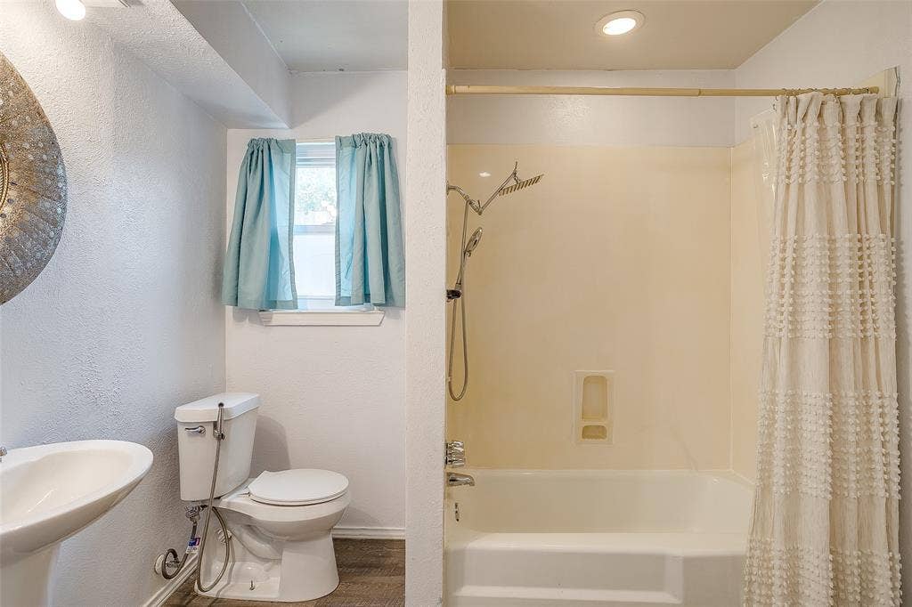 2617 Magnolia Drive, Irving, TX 75062