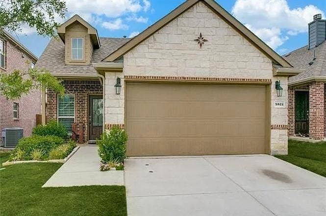 Property photo for 9821 Coyote Pass Trail, McKinney, TX