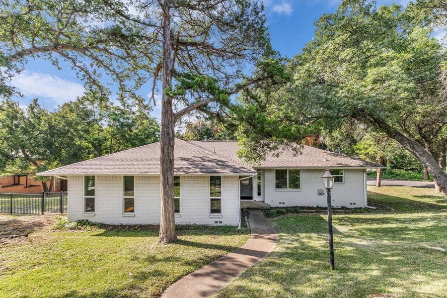 Property photo for 9730 Timberview Drive, Woodway, TX