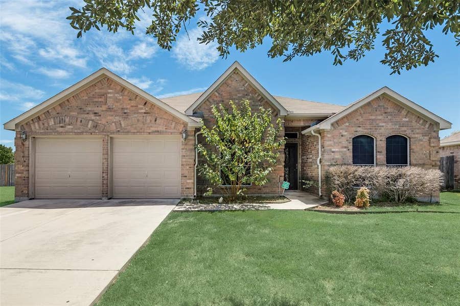 Property photo for 621 Tumbleweed Drive, Forney, TX
