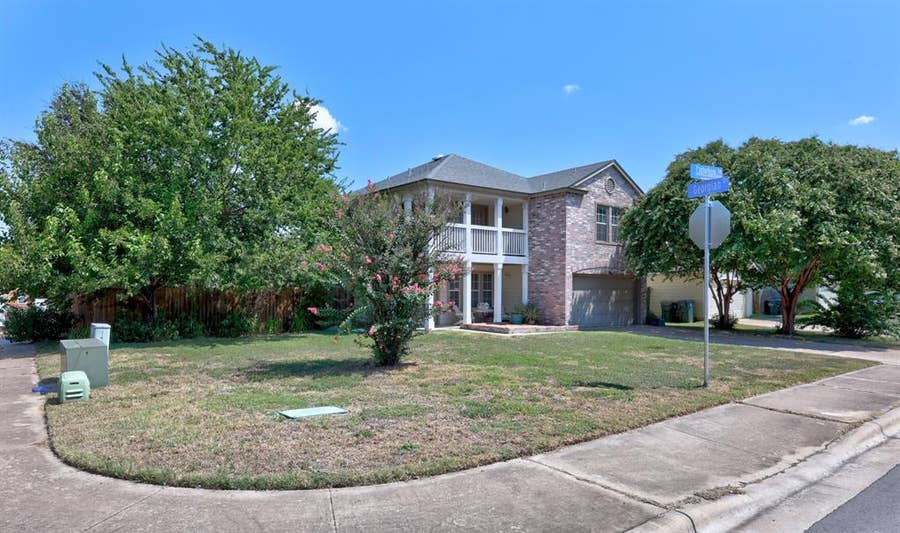 Property photo for 1001 Canterbury Trail, Georgetown, TX