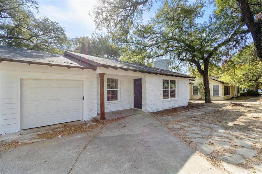 Property photo for 2029 Lynnhaven Road, Fort Worth, TX