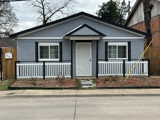 Property photo for 2516 Metropolitan Avenue, Dallas, TX