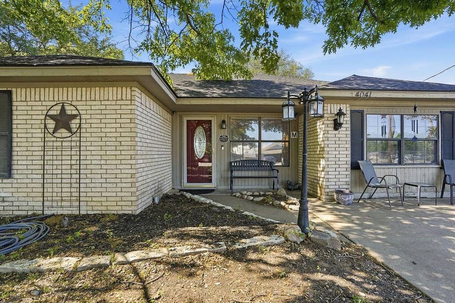 Property photo for 4041 Country Meadows Circle, Granbury, TX