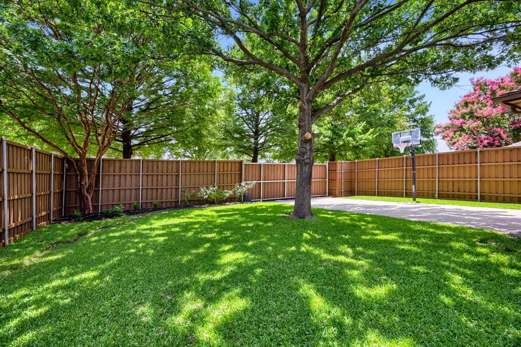 10613 Memphis Drive, Frisco, TX 75035 Electric Sliding Fence in back yard allows for Plenty of space