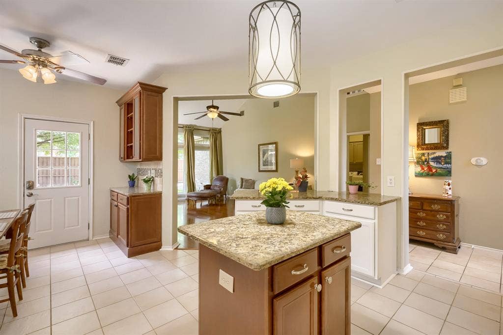 10613 Memphis Drive, Frisco, TX 75035 10613 Memphis Drive, Frisco, TX 75035