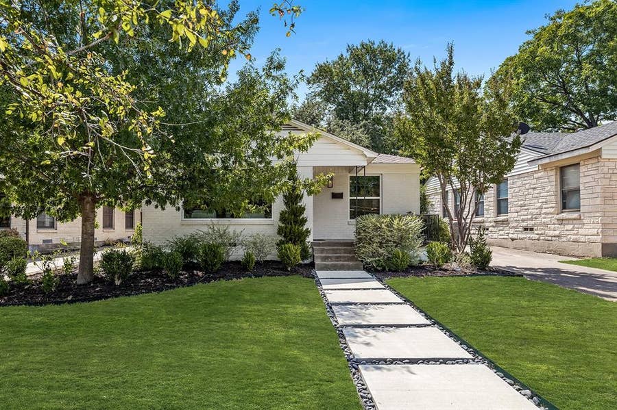 Property photo for 2010 Elmwood Boulevard, Dallas, TX