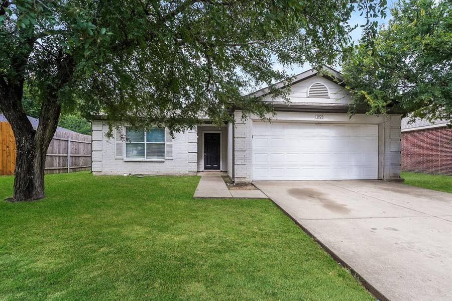 Property photo for 1923 Nemechek Drive, Dallas, TX