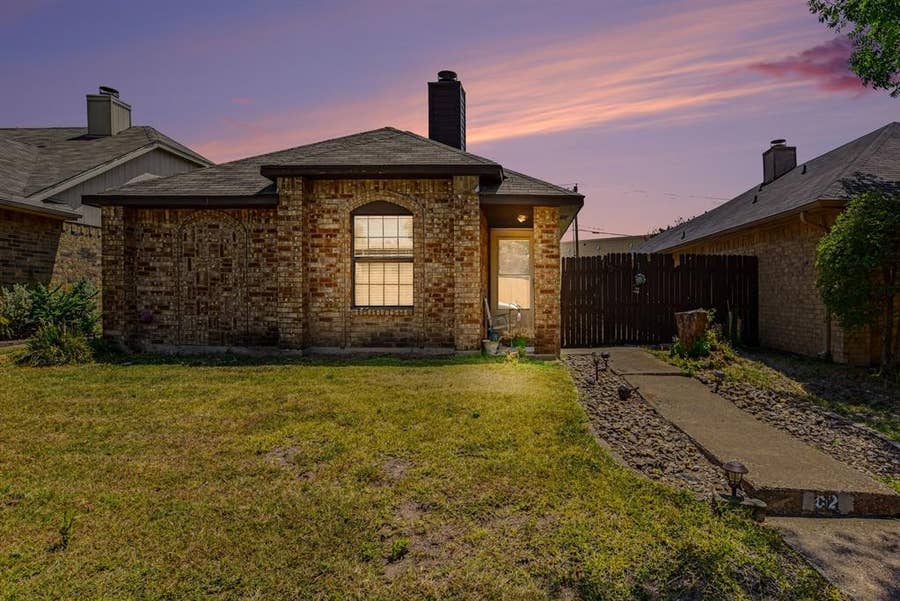 Property photo for 1024 Old Barn Lane, Mesquite, TX