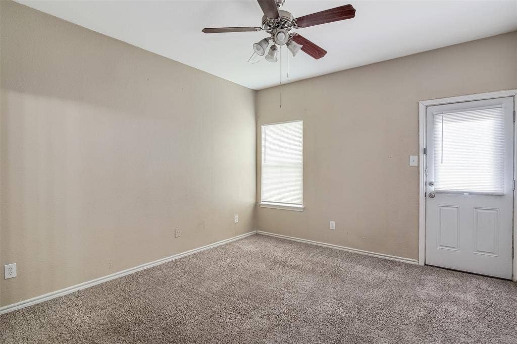 824 Walnut Street, Burleson, TX 76028 824 Walnut Street, Burleson, TX 76028