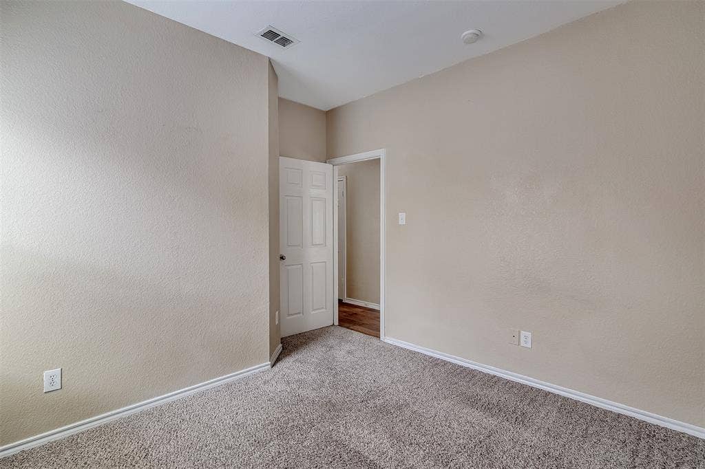 824 Walnut Street, Burleson, TX 76028 824 Walnut Street, Burleson, TX 76028