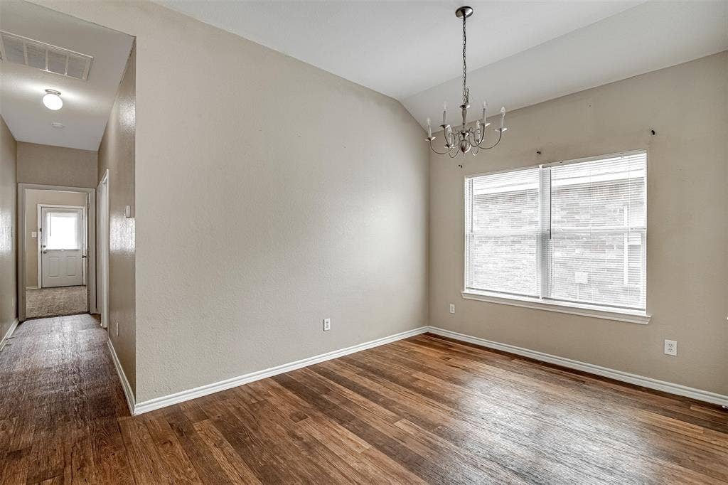 824 Walnut Street, Burleson, TX 76028 824 Walnut Street, Burleson, TX 76028