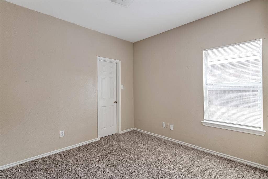 824 Walnut Street, Burleson, TX 76028 824 Walnut Street, Burleson, TX 76028