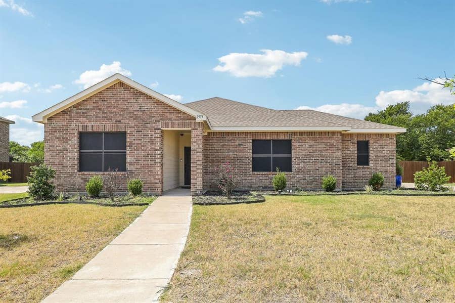 Property photo for 2573 Cinnamon Springs Road, Glenn Heights, TX