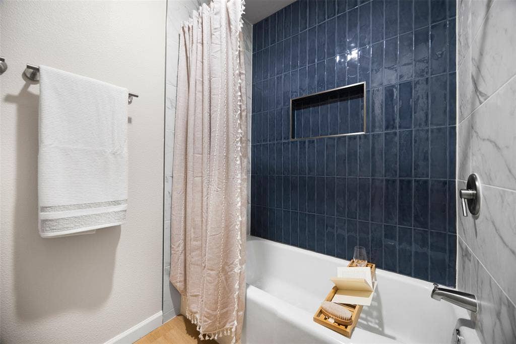 3209 Portside Lane, Plano, TX 75023 3209 Portside Lane, Plano, TX 75023