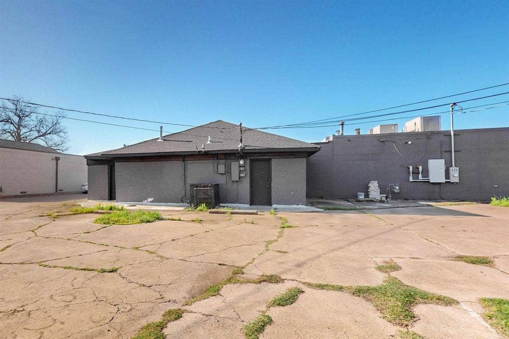 630 Dalworth Street, Grand Prairie, TX 75050 630 Dalworth Street, Grand Prairie, TX 75050