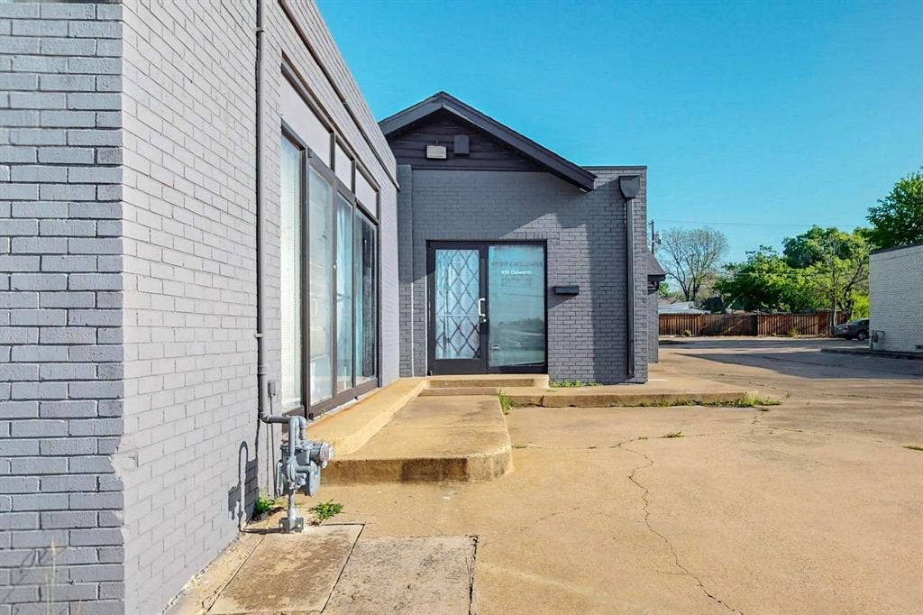 630 Dalworth Street, Grand Prairie, TX 75050 630 Dalworth Street, Grand Prairie, TX 75050