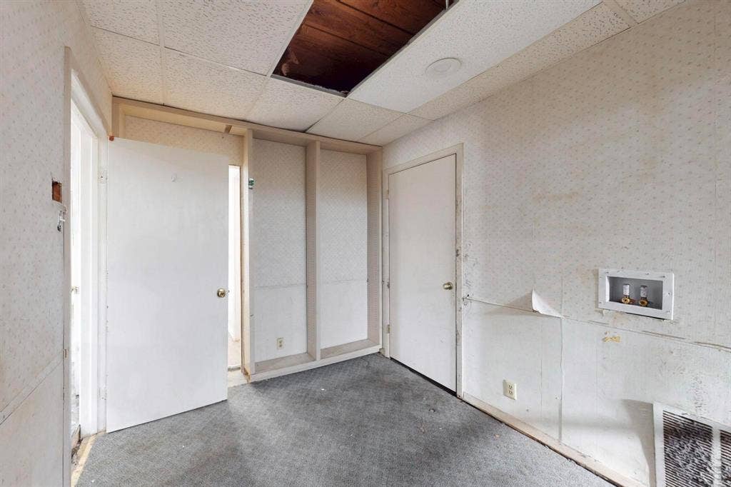 630 Dalworth Street, Grand Prairie, TX 75050 630 Dalworth Street, Grand Prairie, TX 75050