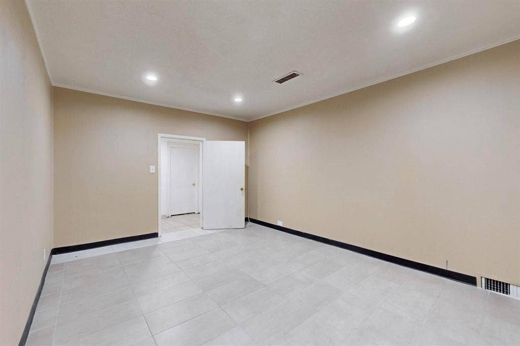 630 Dalworth Street, Grand Prairie, TX 75050 630 Dalworth Street, Grand Prairie, TX 75050