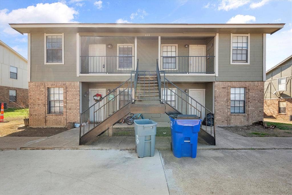 606 Kings Way Drive, #C, Mansfield, TX 76063