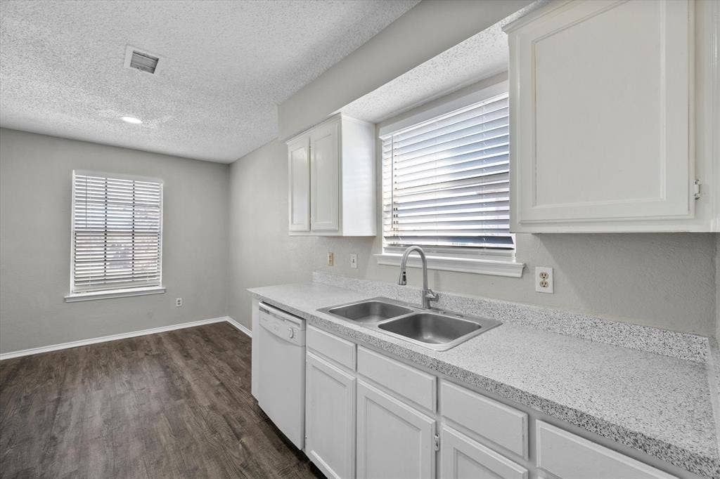 606 Kings Way Drive, #C, Mansfield, TX 76063