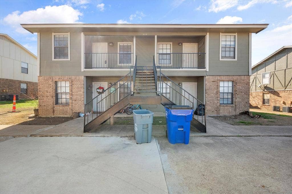 606 Kings Way Drive, #C, Mansfield, TX 76063