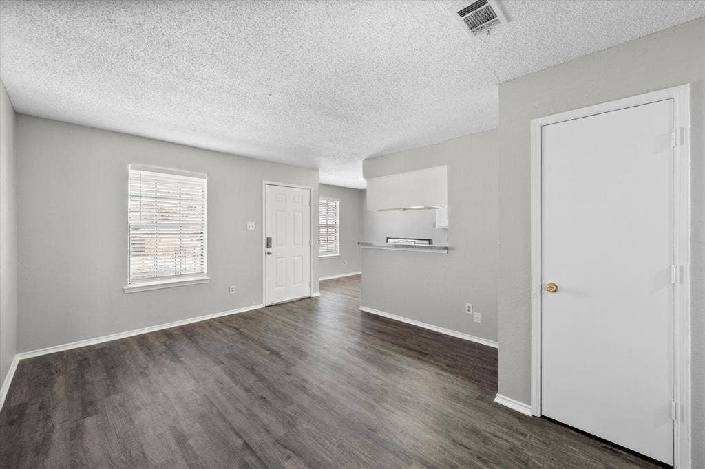 606 Kings Way Drive, #C, Mansfield, TX 76063