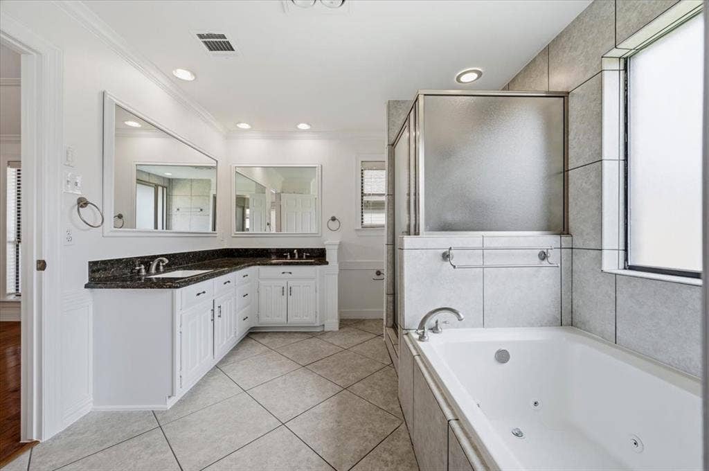 2669 Daffodil Drive, Richardson, TX 75082 Master Bathroom