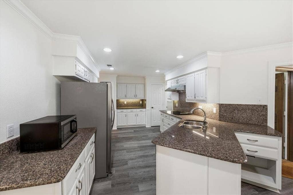2669 Daffodil Drive, Richardson, TX 75082 2669 Daffodil Drive, Richardson, TX 75082
