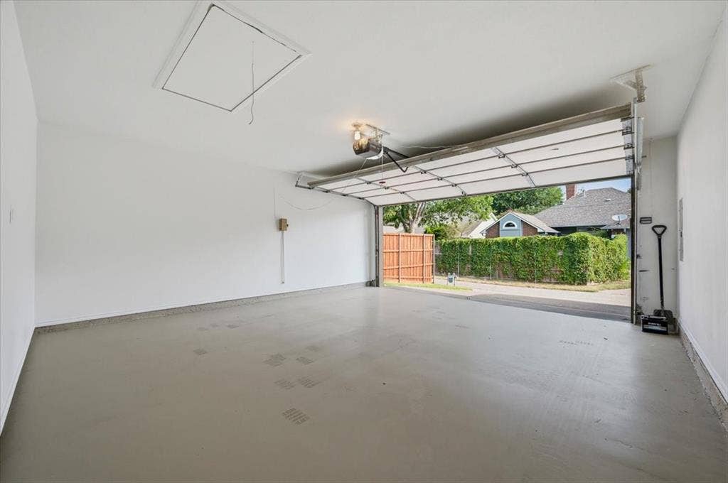 2669 Daffodil Drive, Richardson, TX 75082 Updated garage
