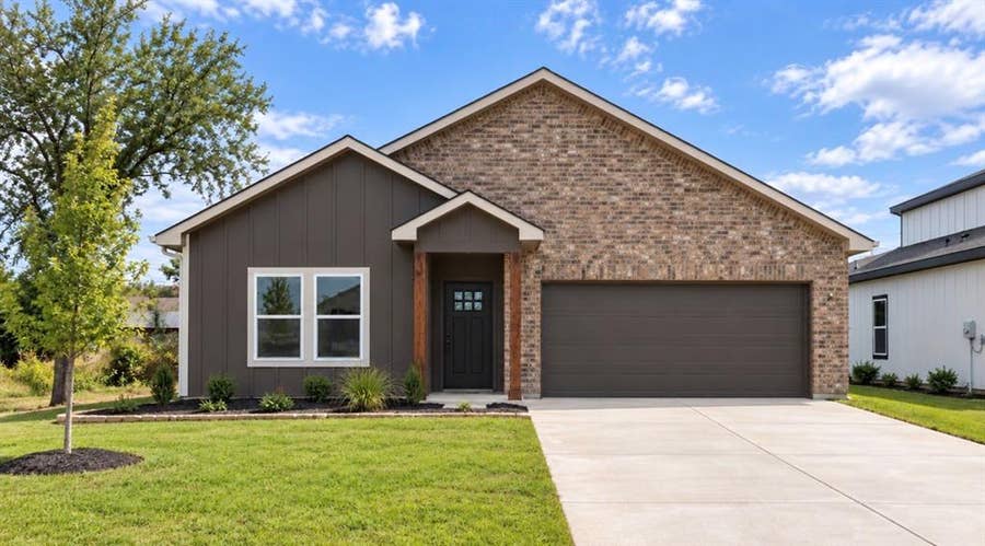 Property photo for 119 Loon Bay Drive, Gun Barrel City, TX