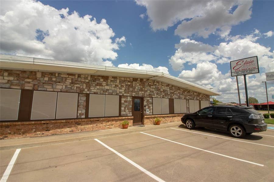 Property photo for 209 E Fair Street, Kaufman, TX