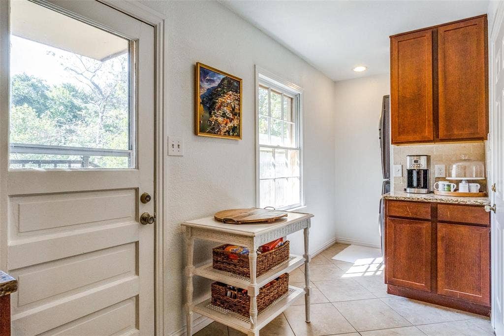 3732 Seguin Drive, Dallas, TX 75220 3732 Seguin Drive, Dallas, TX 75220