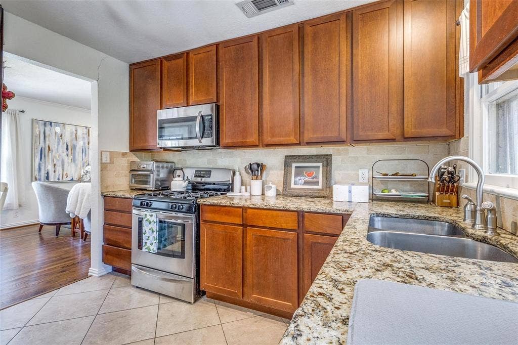 3732 Seguin Drive, Dallas, TX 75220 3732 Seguin Drive, Dallas, TX 75220
