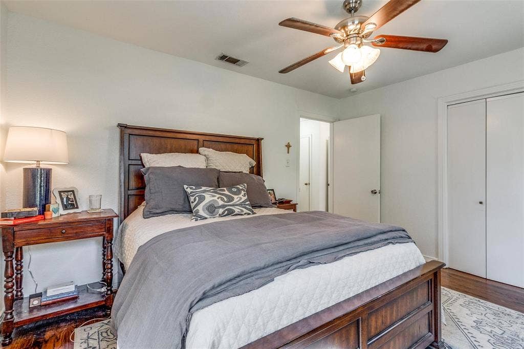 3732 Seguin Drive, Dallas, TX 75220 3732 Seguin Drive, Dallas, TX 75220