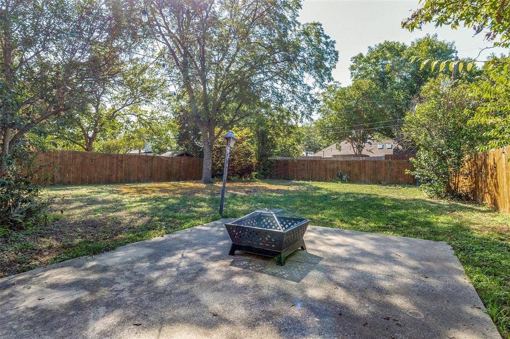 3732 Seguin Drive, Dallas, TX 75220 3732 Seguin Drive, Dallas, TX 75220