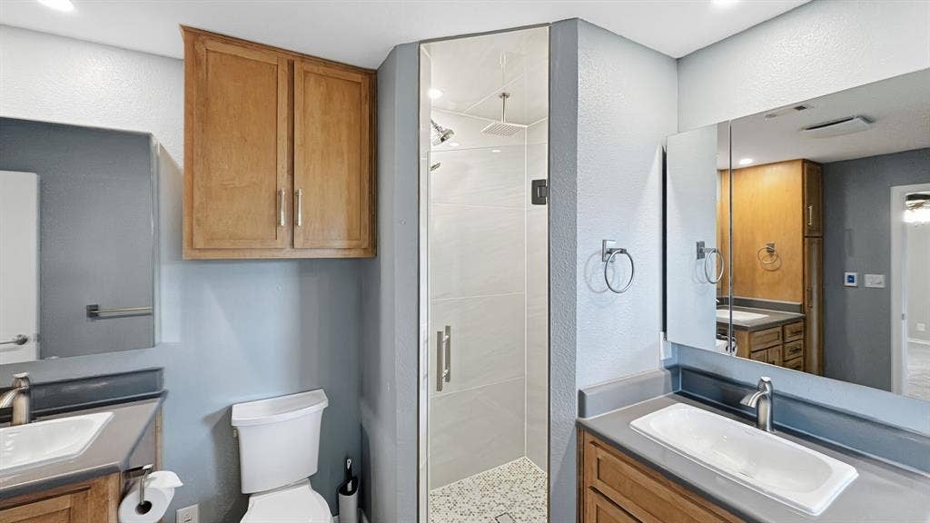 3526 S Echo Trail, Plano, TX 75023 Primary Bath